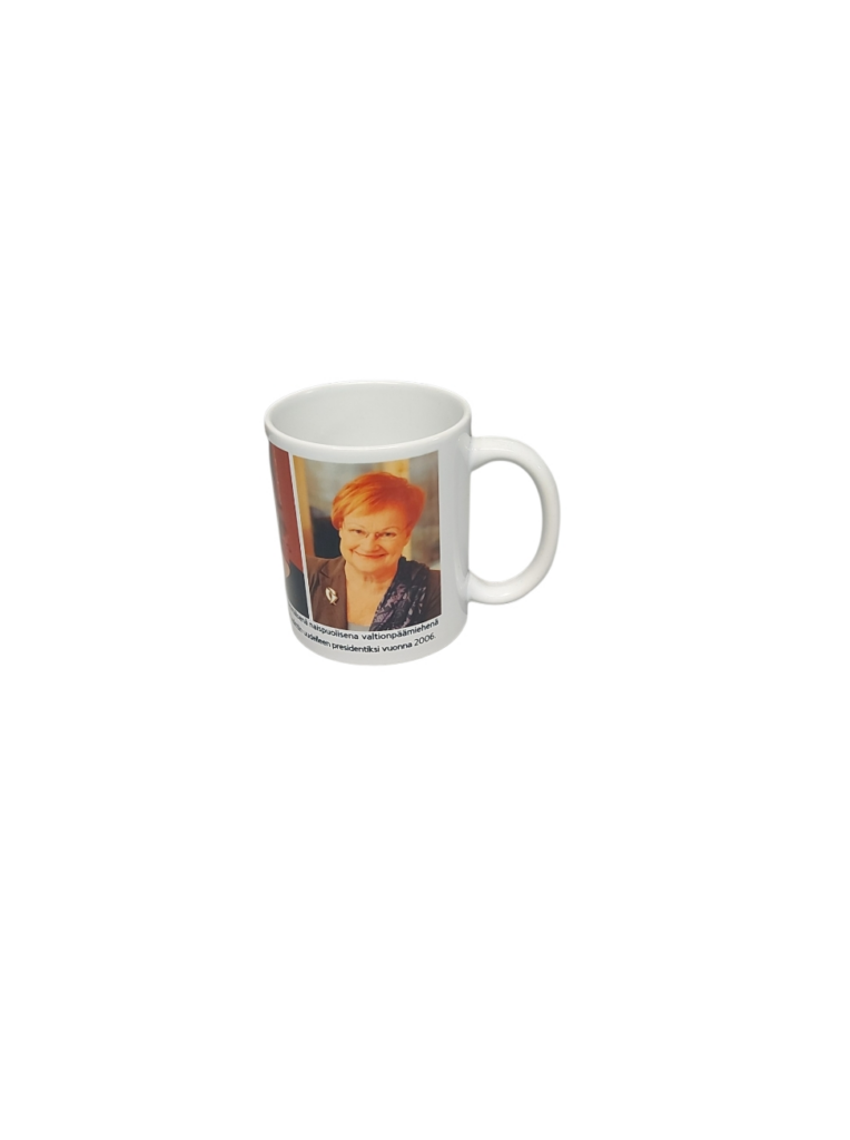 Presidentti Tarja Halonen muki